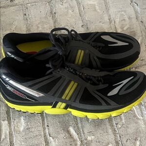 Never worn Men's Brooks pure cadence black minimal Running Shoes sz 12